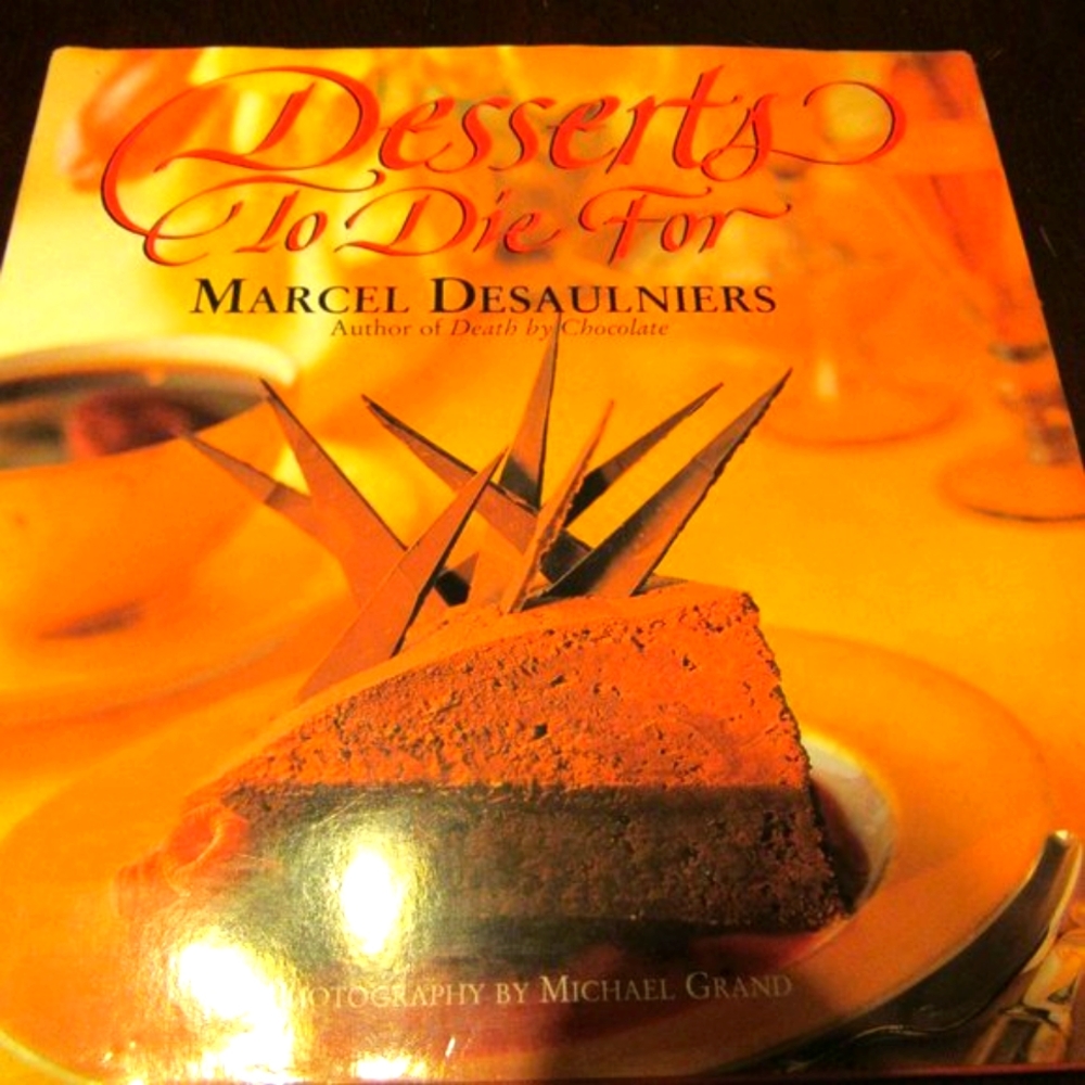 🍮🥧🍰 Glorious Vintage "Desserts to Die For" Cookbook - HC